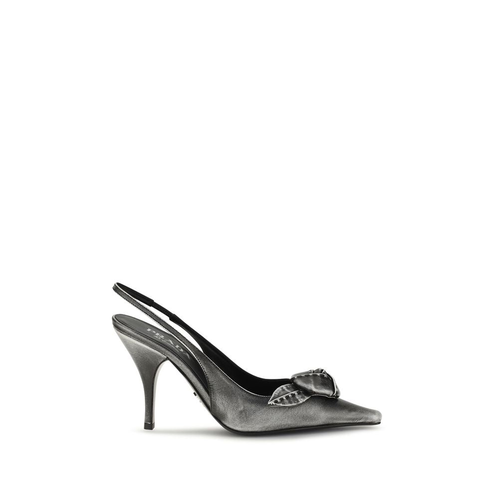 Prada slingback-pumps i gedeskind med blomsterdetalje – grå