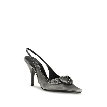 Prada slingback-pumps i gedeskind med blomsterdetalje – grå