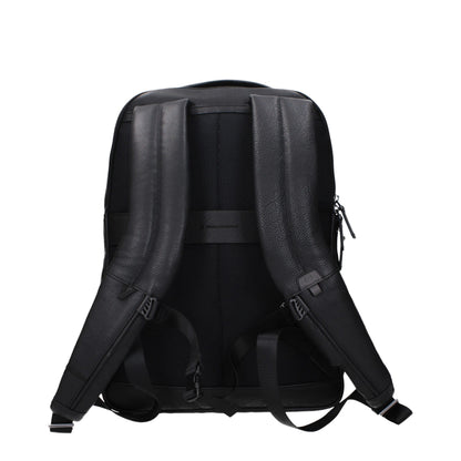 Piquadro black leather backpack with CONNEQU