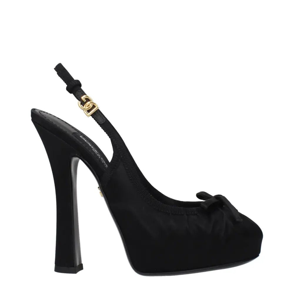 Dolce & Gabbana gabbana black satin high heel pump med guld CC-logo