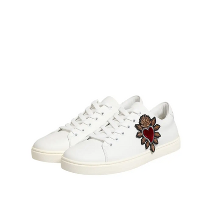 Dolce & Gabbana white leather Sacre Heart sneakers med rødt hjerte i brunt blad
