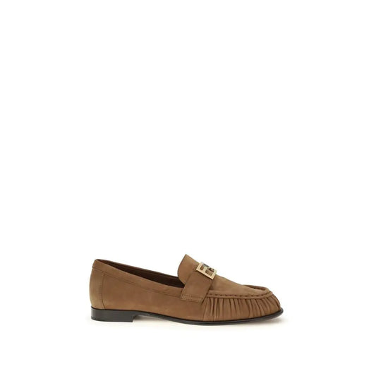 Fendis brune kalveskind slip-on loafers i tan suede med guld-tone spænde