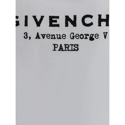 Givenchy t-shirt med sort relieflogo og adresse på lys grå baggrund, outlet mærkevarer