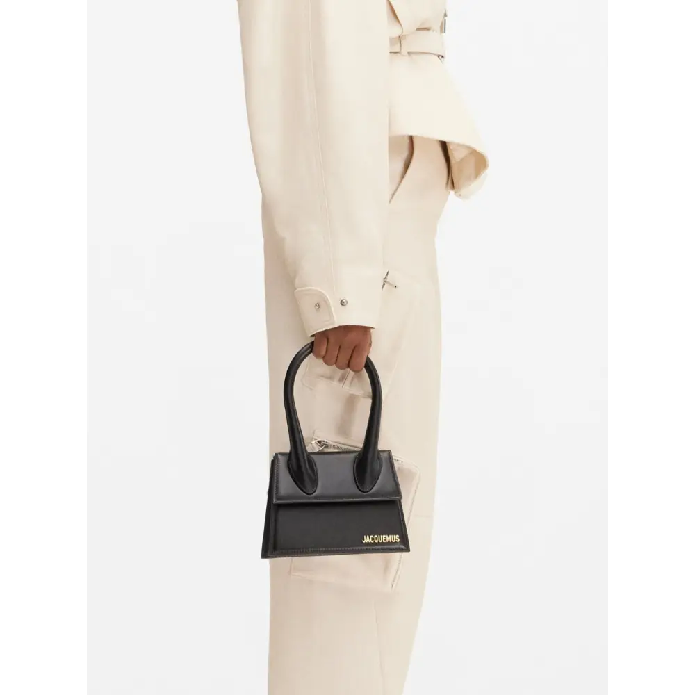 Jacquemus black leather Le Chiquito moyen bag med guldbranding