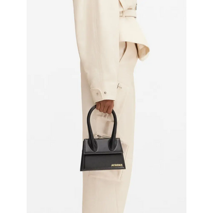 Jacquemus black leather Le Chiquito moyen bag med guldbranding