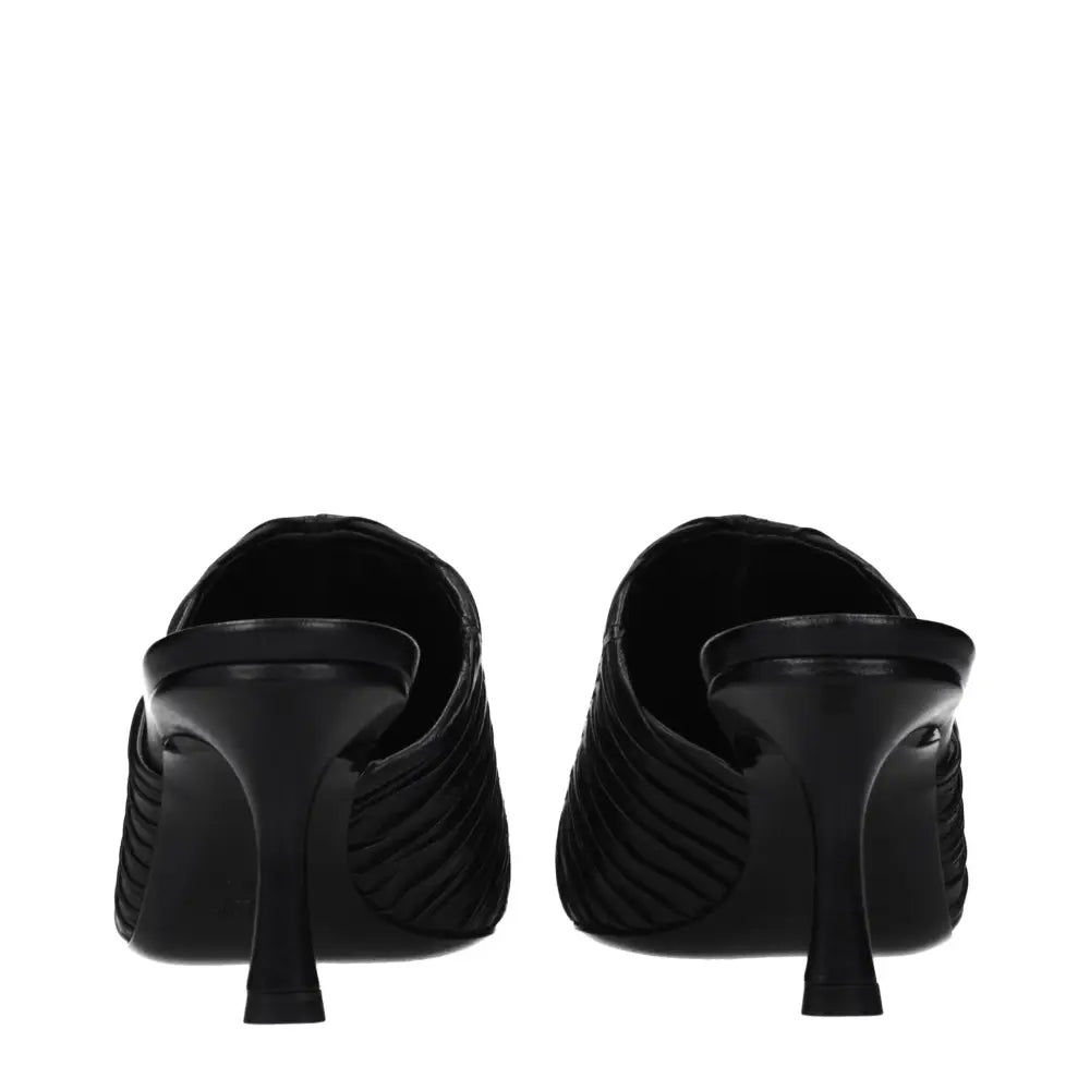 Jimmy choos sorte læder mid heel pumps med plisseret design og slanke hæle