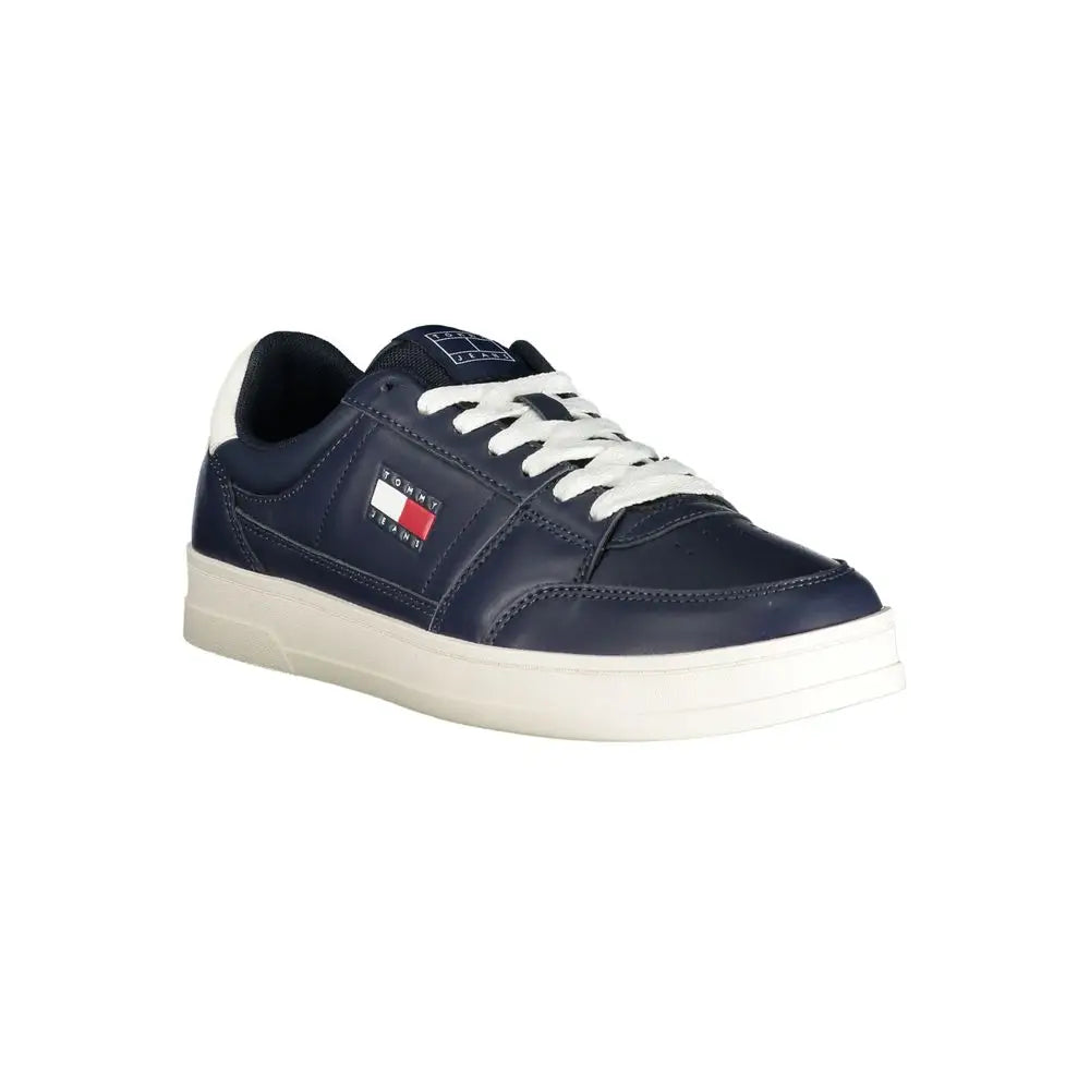Tommy hilfiger blue lædersneaker med hvide snører og cremfarvet gummisål