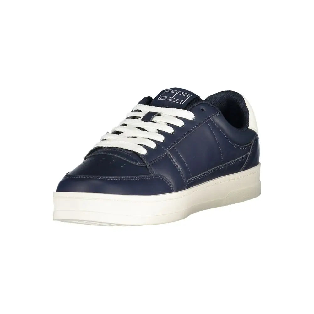 Tommy Hilfiger blue leather low-top sneaker med hvidt snøre og tyk sål